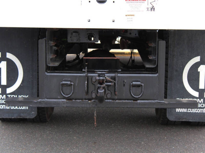 2023 Freightliner M2 106