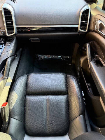 2018 Porsche Cayenne Platinum Edition