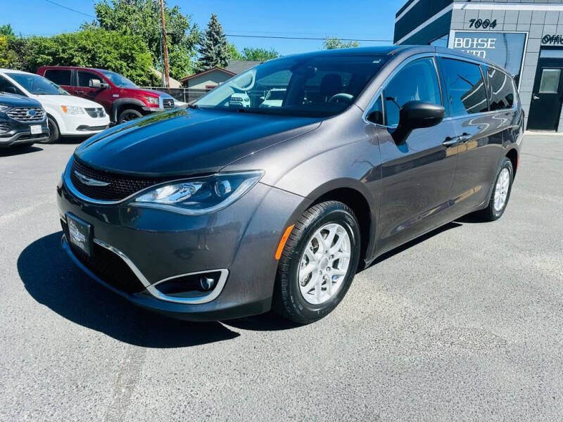 2017 Chrysler Pacifica Touring-L