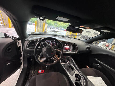 2015 Dodge Challenger R/T Scat Pack Shaker