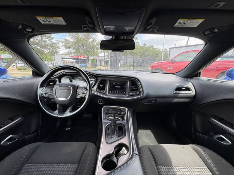 2021 Dodge Challenger SXT