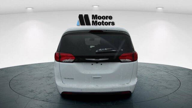 2026 Chrysler Voyager LX