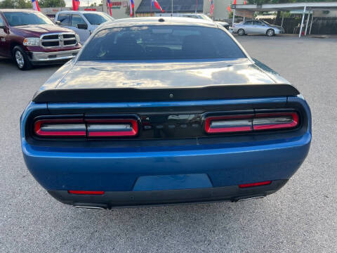 2021 Dodge Challenger SXT