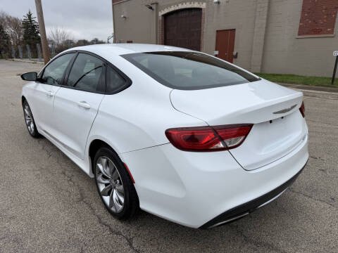2016 Chrysler 200 S