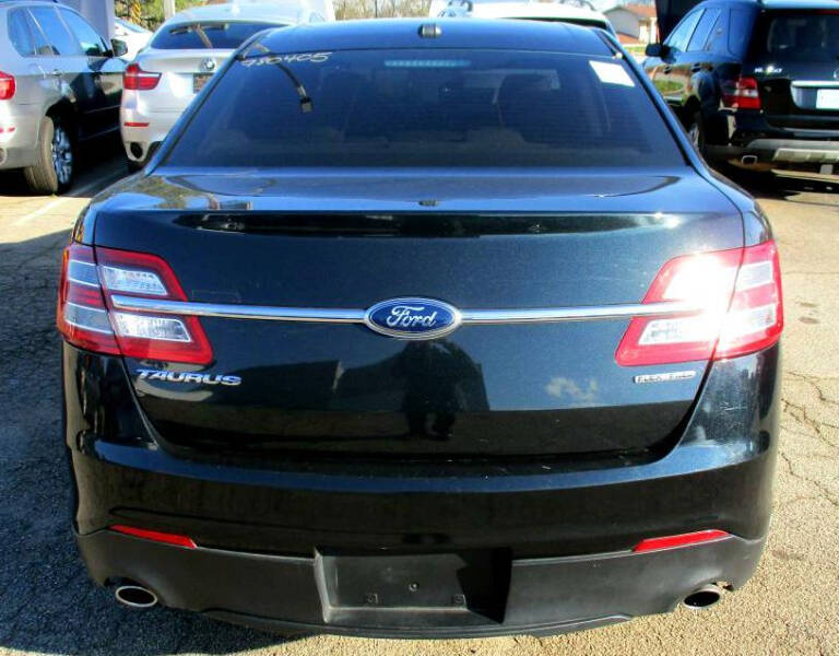 2014 Ford Taurus SE