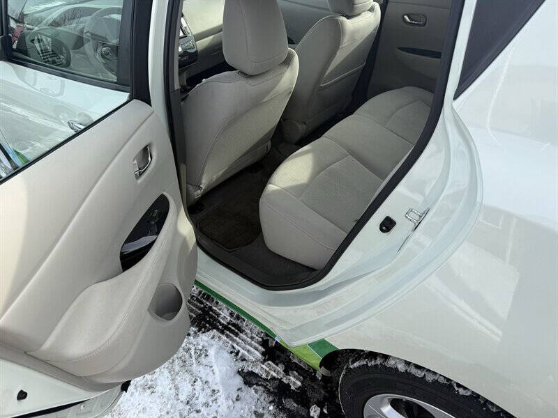 2011 Nissan LEAF SL