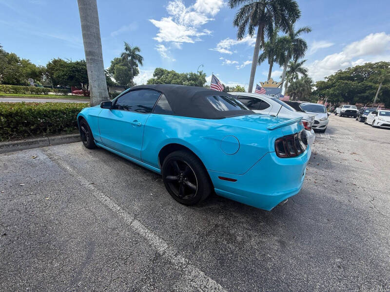 2014 Ford Mustang V6