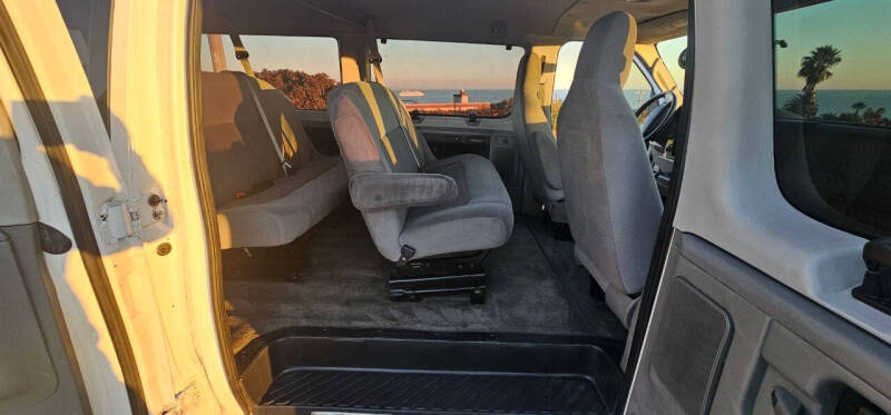 2012 Ford E-Series E-350 SD XLT