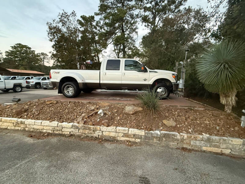 2015 Ford F-350 Super Duty Lariat photo 2