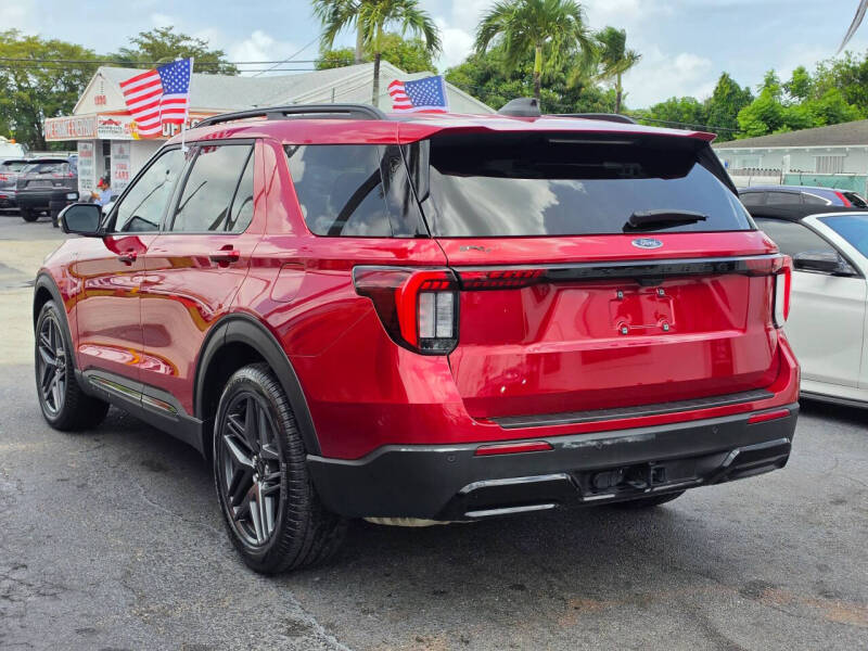2025 Ford Explorer ST-Line