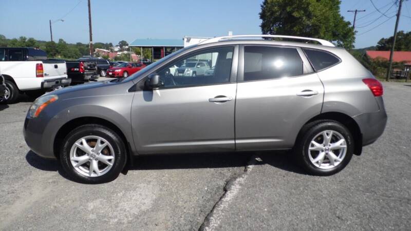 2009 Nissan Rogue for sale at G AND J MOTORS in Elkin NC