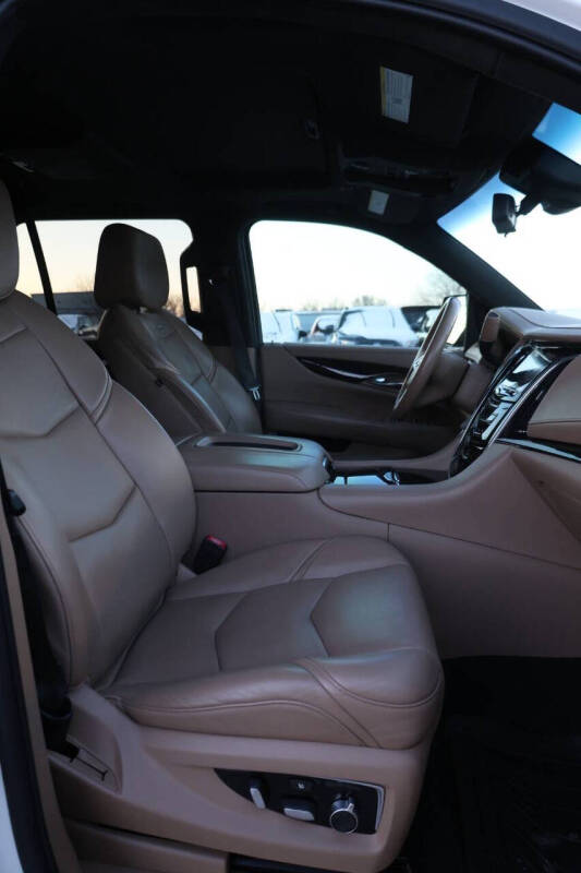 2019 Cadillac Escalade Platinum