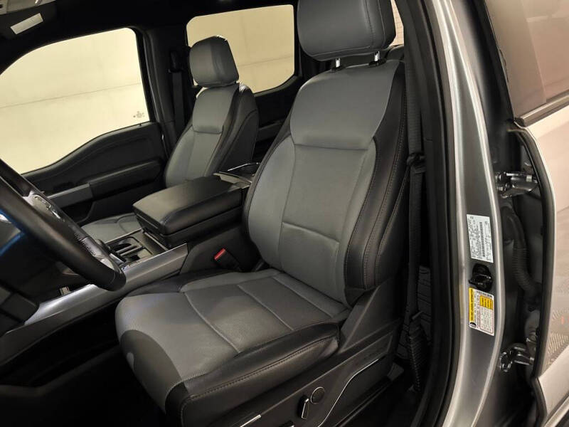 2022 Ford F-150 Lightning Lariat