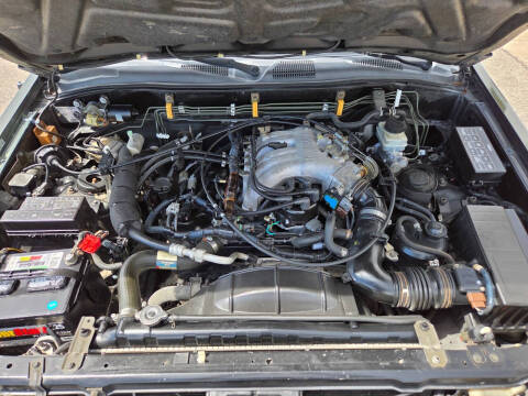 1996 Nissan Pathfinder LE