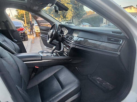 2012 BMW 7 Series 740i