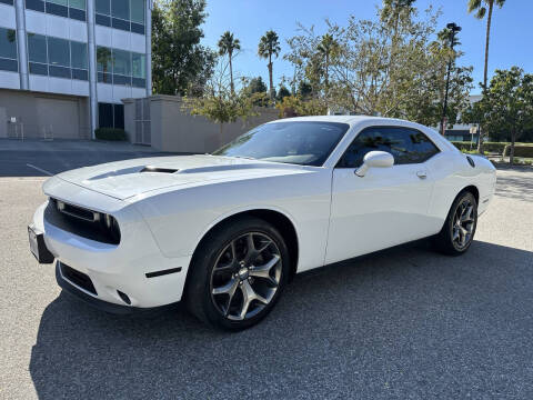 2016 Dodge Challenger SXT Plus