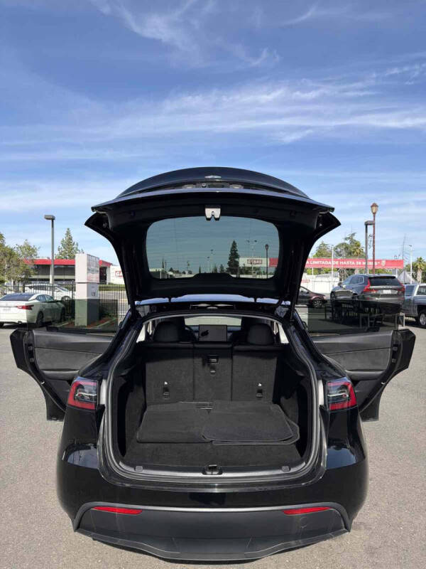 2025 Tesla Model Y Long Range