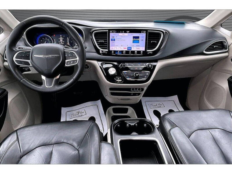 2022 Chrysler Pacifica Touring L