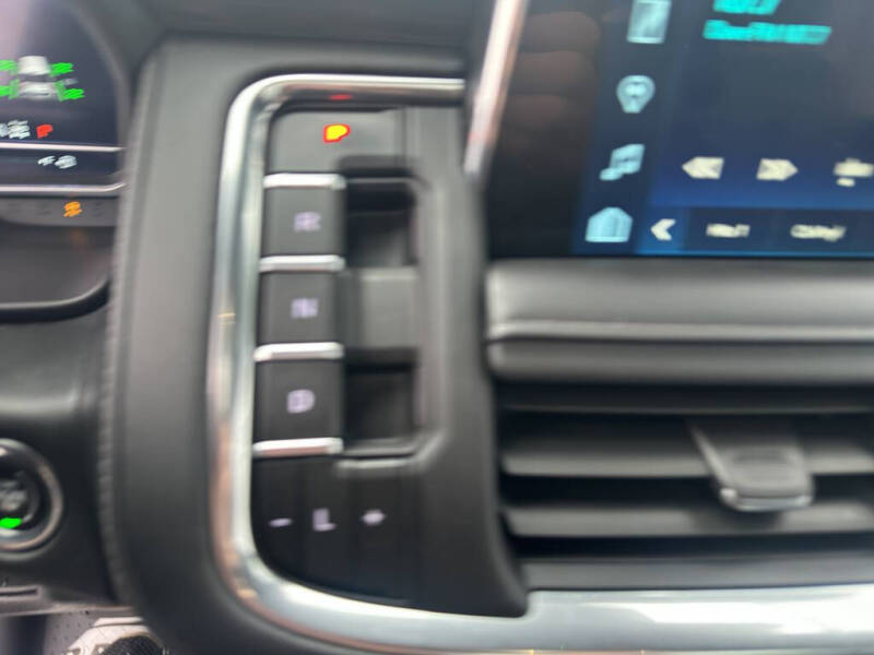 2023 Chevrolet Suburban LT