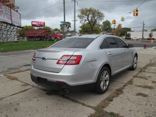 2015 Ford Taurus