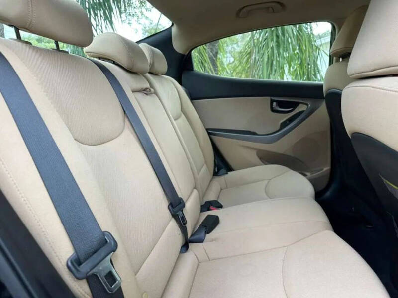 2012 Hyundai Elantra