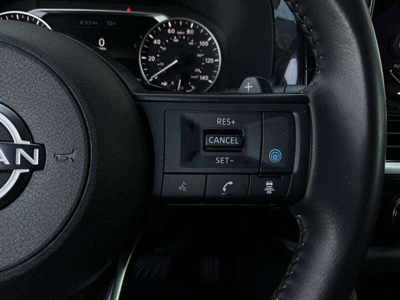 2024 Nissan Pathfinder SV