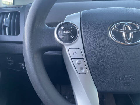 2013 Toyota Prius Three