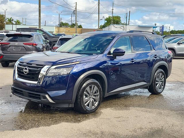 2024 Nissan Pathfinder SV