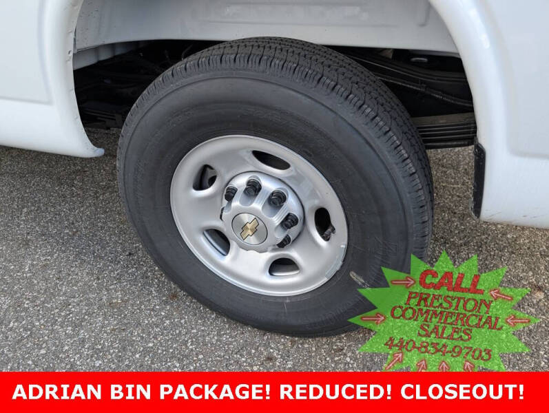 2025 Chevrolet Express 3500