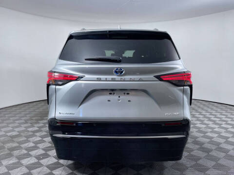 2025 Toyota Sienna Platinum 7-Passenger