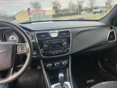 2014 Chrysler 200 LX