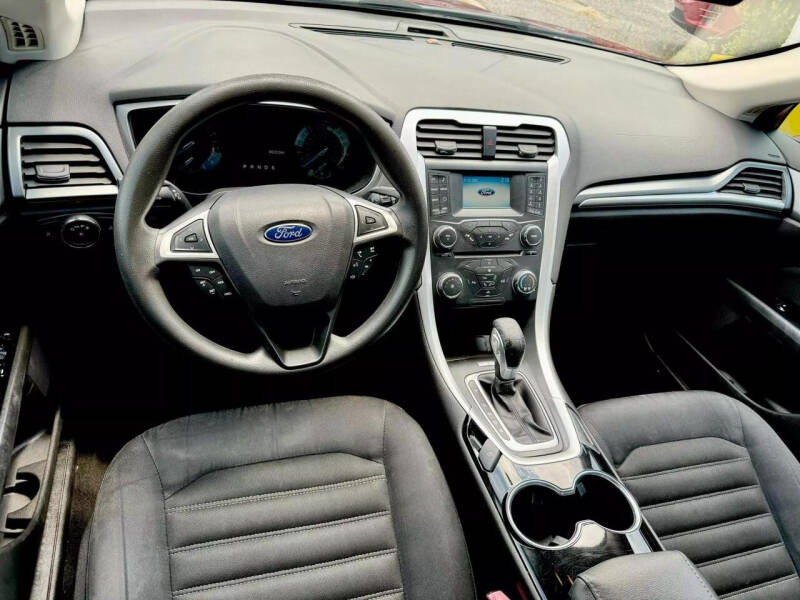 2015 Ford Fusion SE