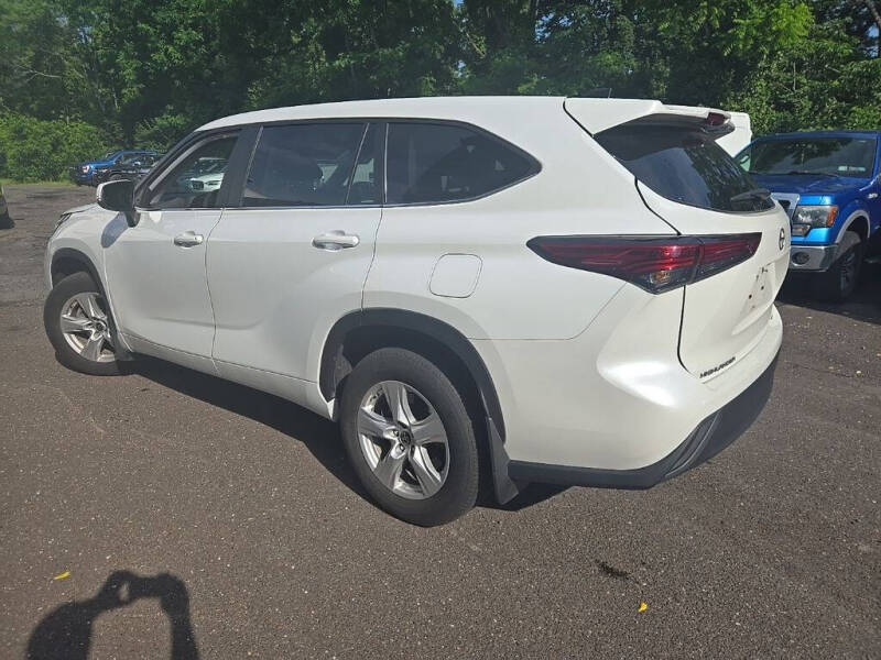 2023 Toyota Highlander LE
