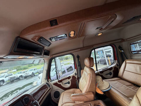 2006 Freightliner M2 106