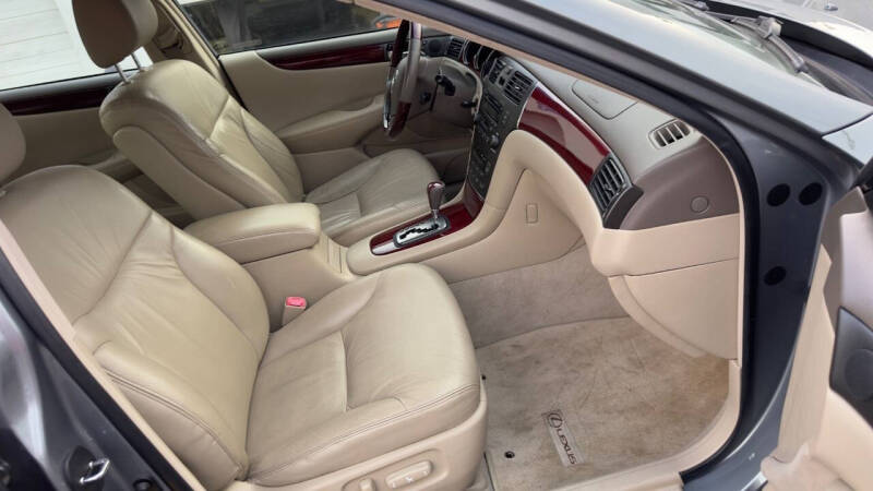 2004 Lexus ES 330