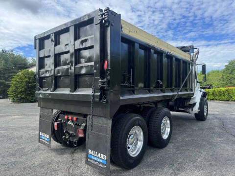 2005 Freightliner M2 112
