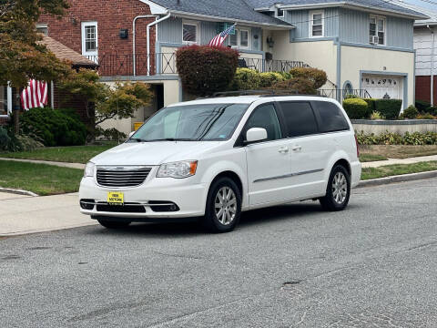 2013 Chrysler Town and Country for sale at Reis Motors LLC in Lawrence NY