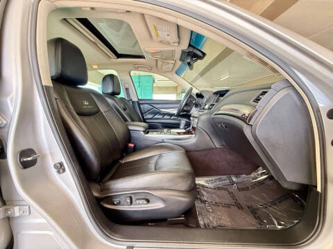 2011 Infiniti M37