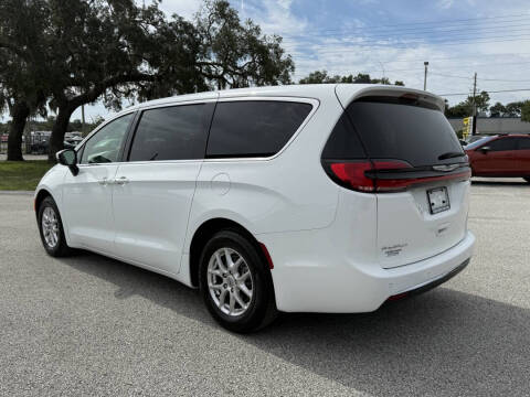 2023 Chrysler Pacifica Touring