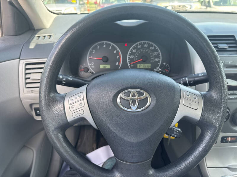2011 Toyota Corolla LE