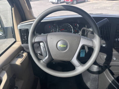 2025 Chevrolet Express 3500