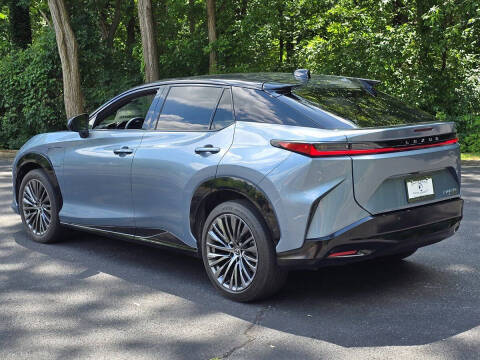 2023 Lexus RZ 450e Luxury