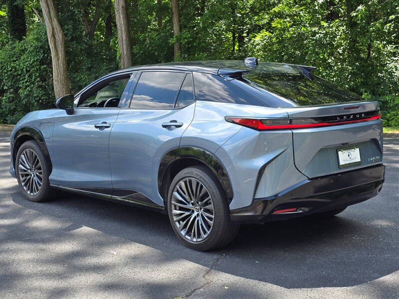 2023 Lexus RZ 450e Luxury