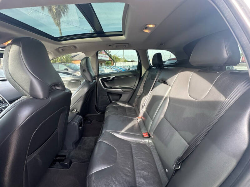 2014 Volvo XC60 T6 Platinum