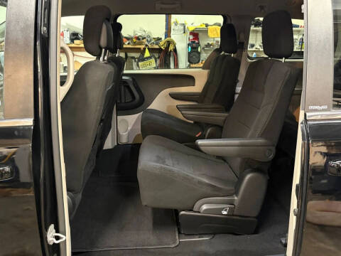 2012 Chrysler Town and Country Touring