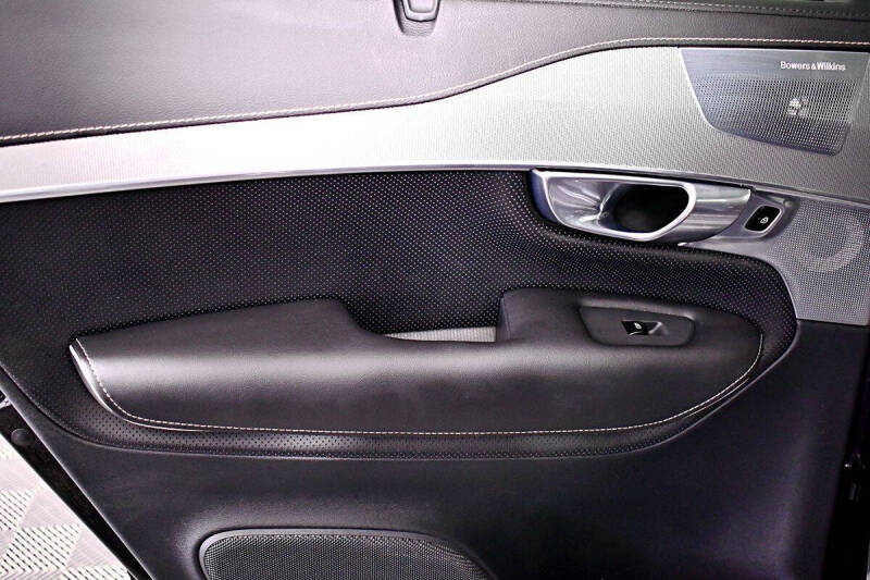 2022 Volvo XC90 Recharge T8 R-Design