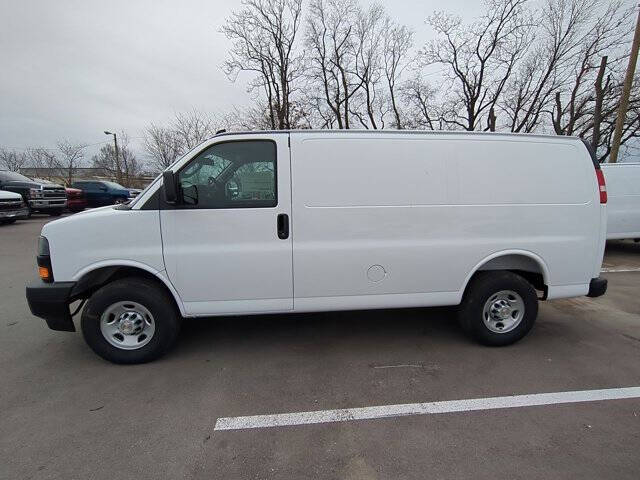 2025 Chevrolet Express 2500