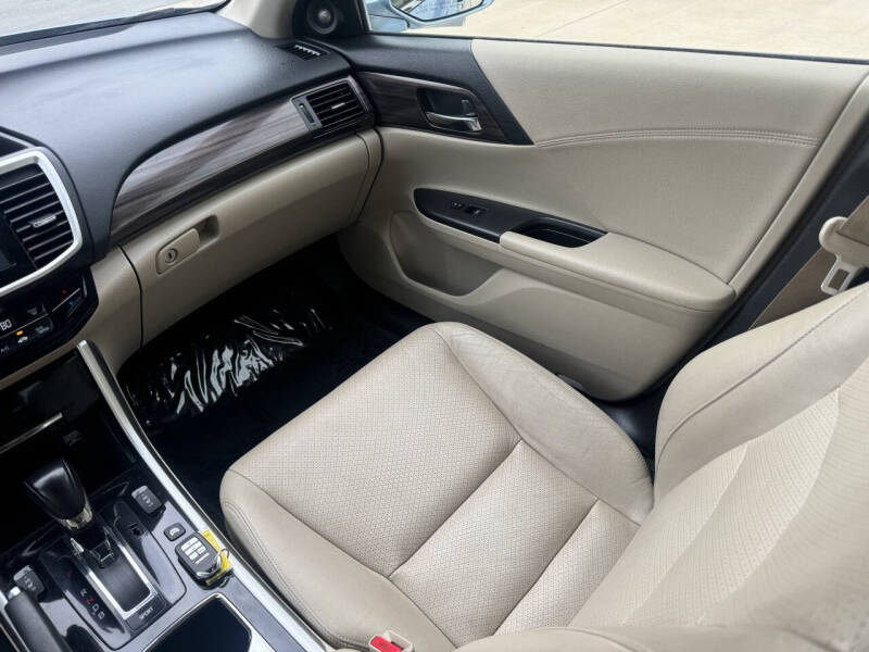 2017 Honda Accord Hybrid EX-L