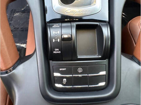 2017 Porsche Cayenne Platinum Edition