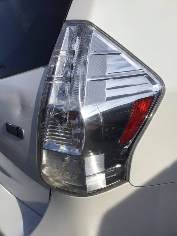 2013 Toyota Prius v Three